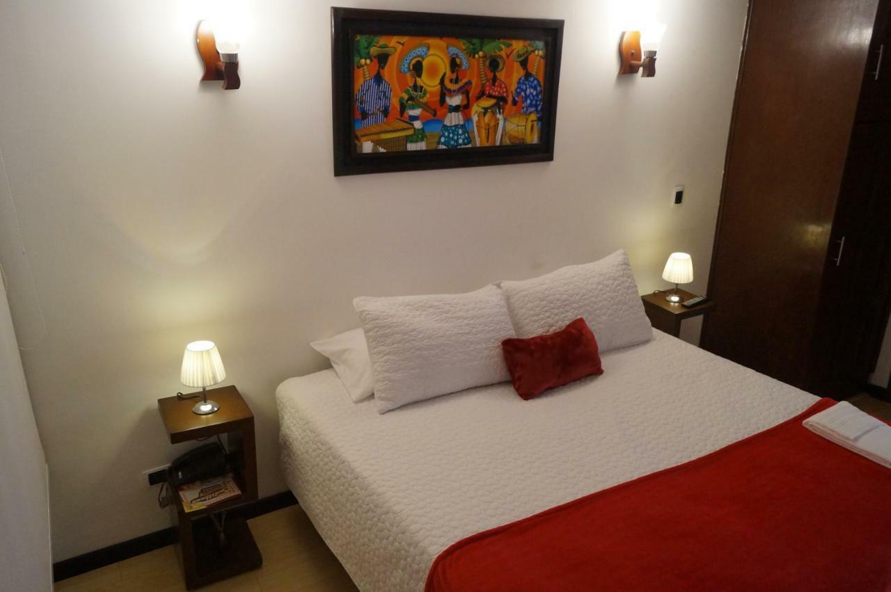 Hotel San Angel Corferias Богота Экстерьер фото